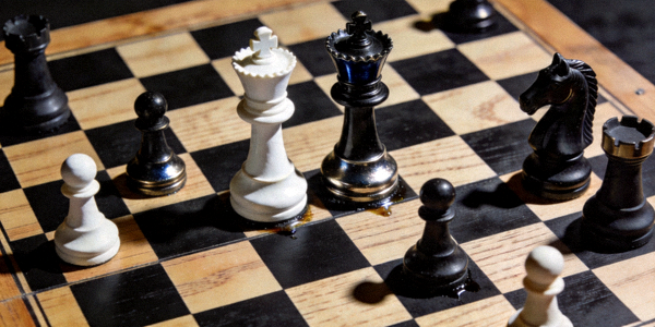 棋盘策略游戏对弈 - 国际象棋棋子特写